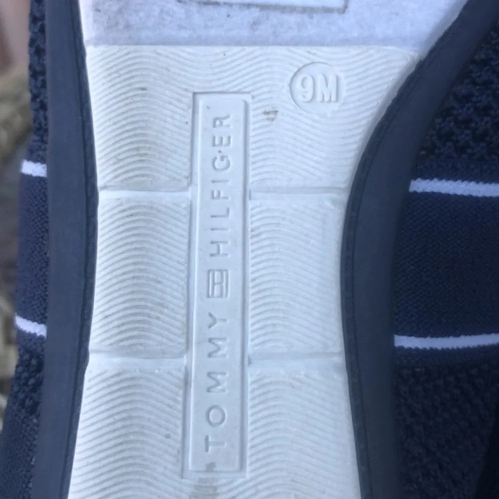 Tommy Hilfiger flat shoes - Picture 6 of 8